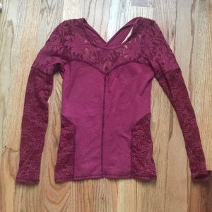 Free People lave key hole back top